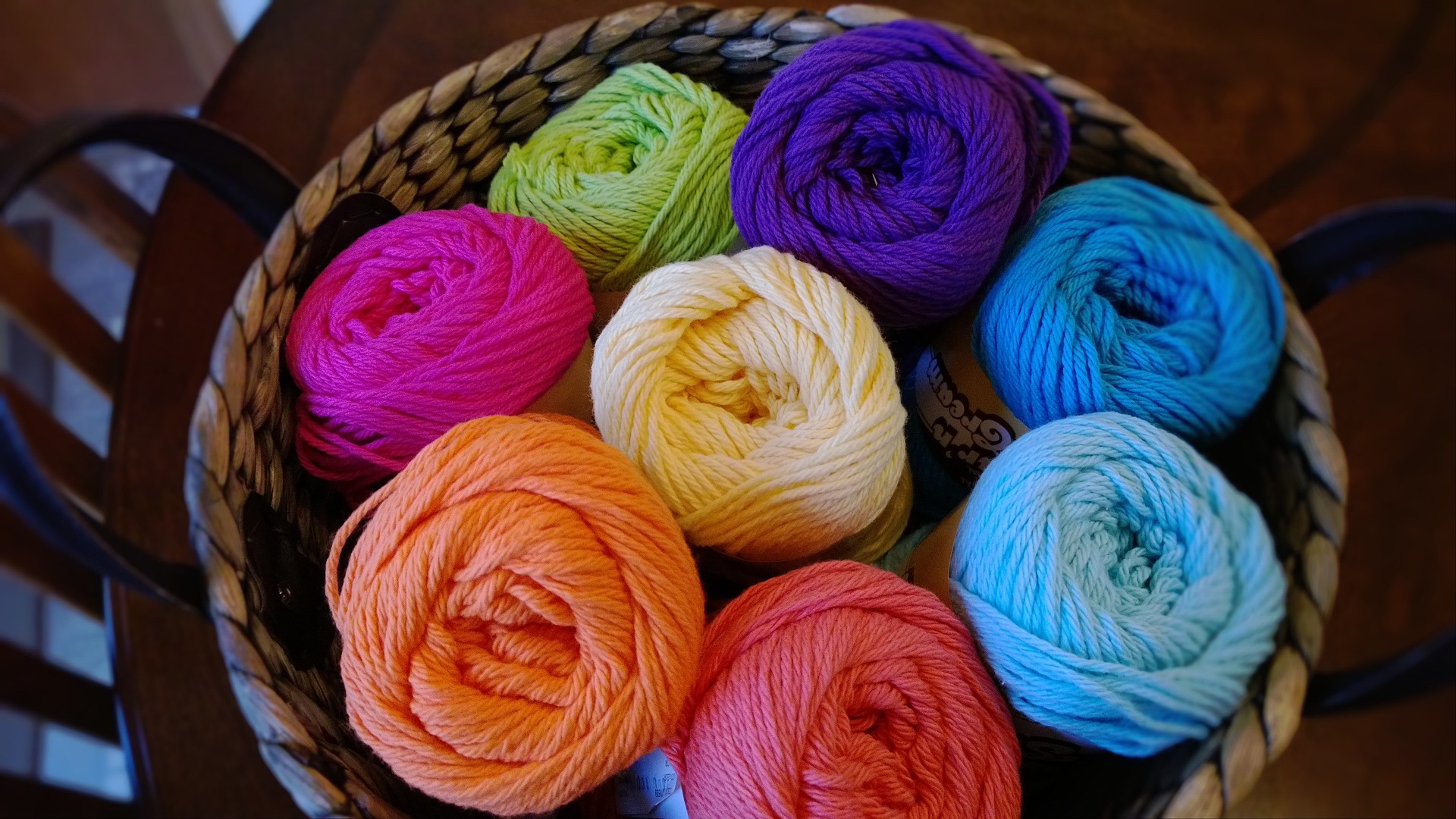 Knitting or Crocheting Which is Better? Craftability